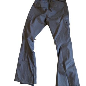 Burton Size S Women’s Snow/Ski Pants w/ interior velcro waist tabs to adjust fit